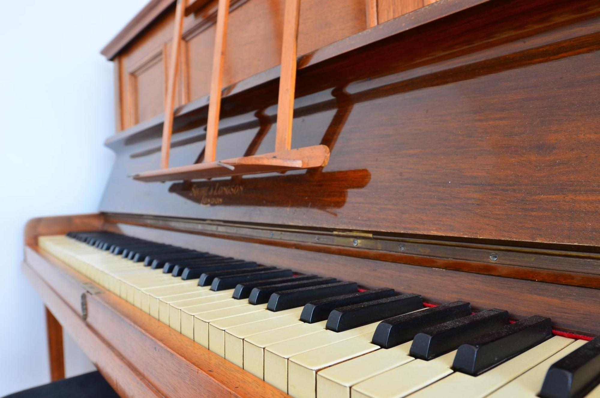 La Chambre Au Piano Tilly-sur-Seulles Exteriör bild